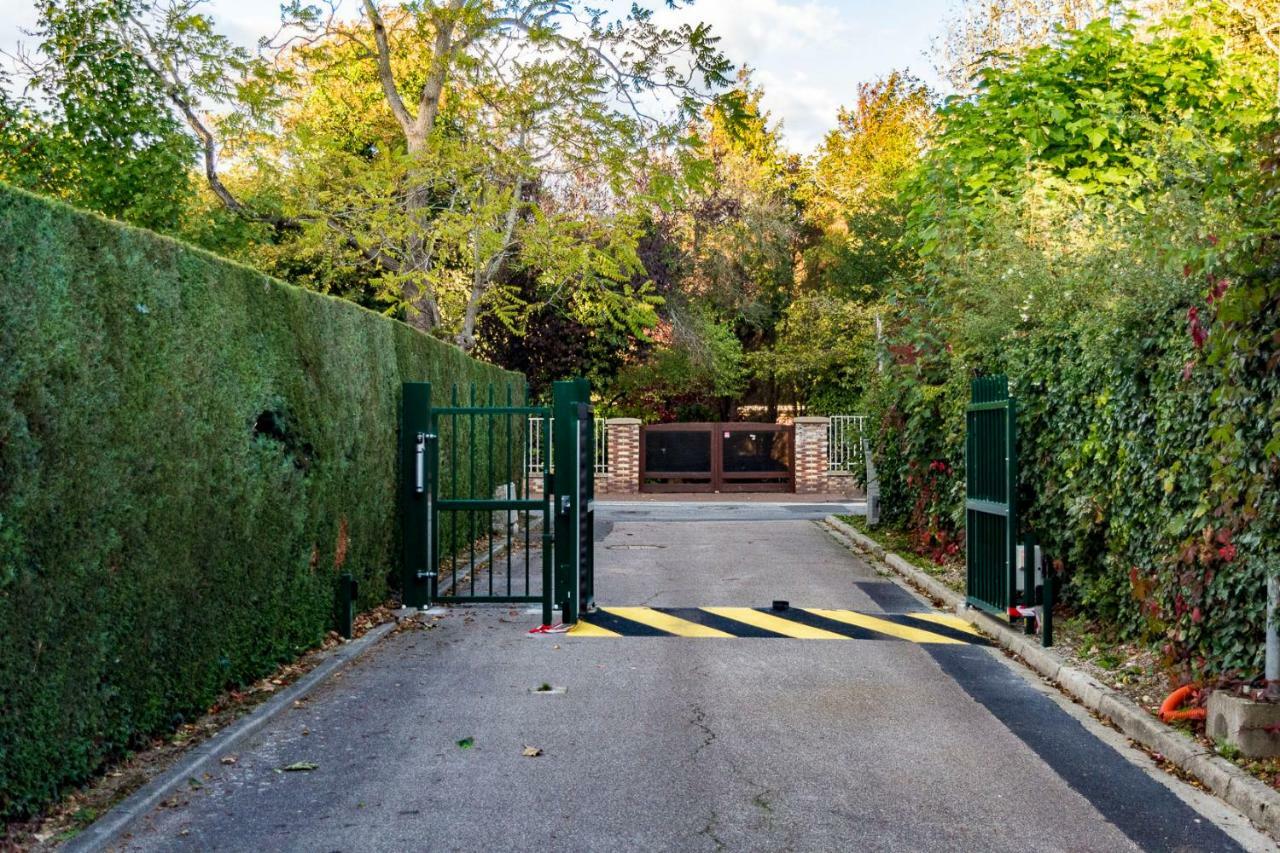 Les charmes Du Bosquet Parc d'Amour et Nature Parking Privé Sécurisé Étretat Exterior foto